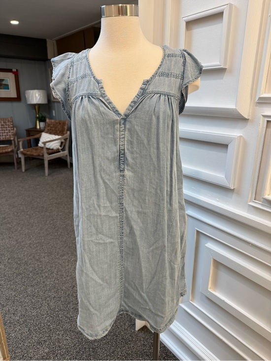 Gentle Fawn Dresses & Skirts - Gentle Fawn Light Wash Chambray Cap-Sleeve Dress